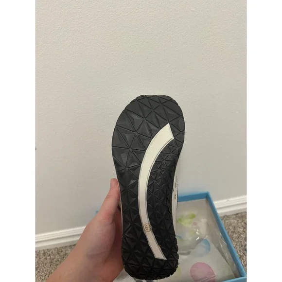 Vintage SODA Y2K White & Black Tennis Shoes – Women's Size 6 - Picture 5 of 7